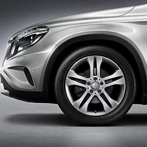  Mercedes GLA class X156 R18