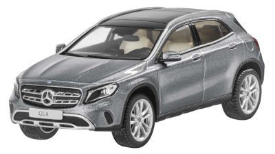   Mercedes GLA, Mountain Grey